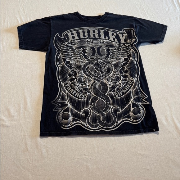 Vintage Style Hurley 1999 Black Graphic Tee Size Medium - Picture 1 of 6